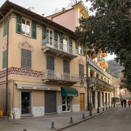 Della Piazza *