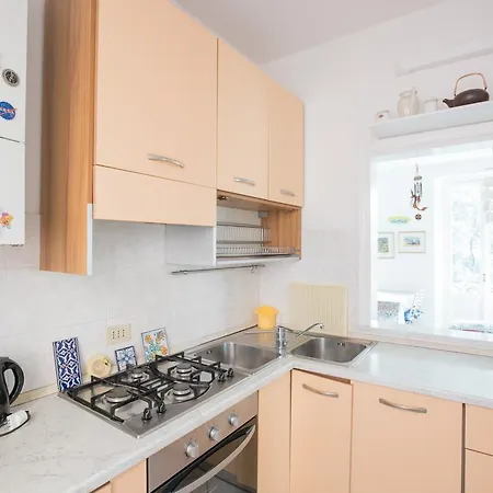 Della Piazza לבנטו