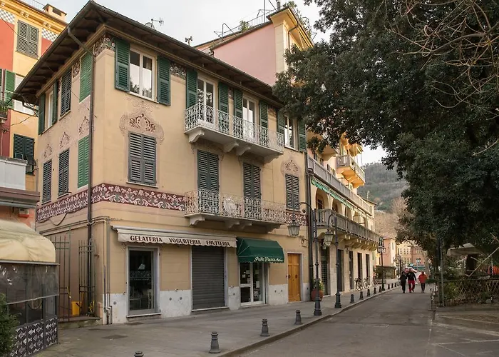 Della Piazza *